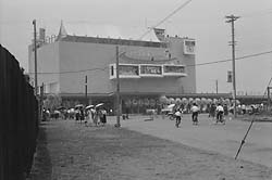 （昭和３３年）完成したばかりの京成千葉駅