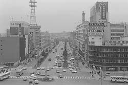（昭和４３年）発展著しい千葉駅前大通り